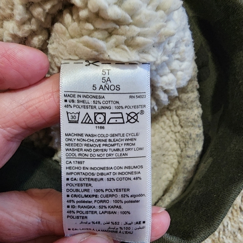 Old Navy Kids Zip Camoflauge Sherpa Lined Hoodie - 5T - Picture 3 of 5